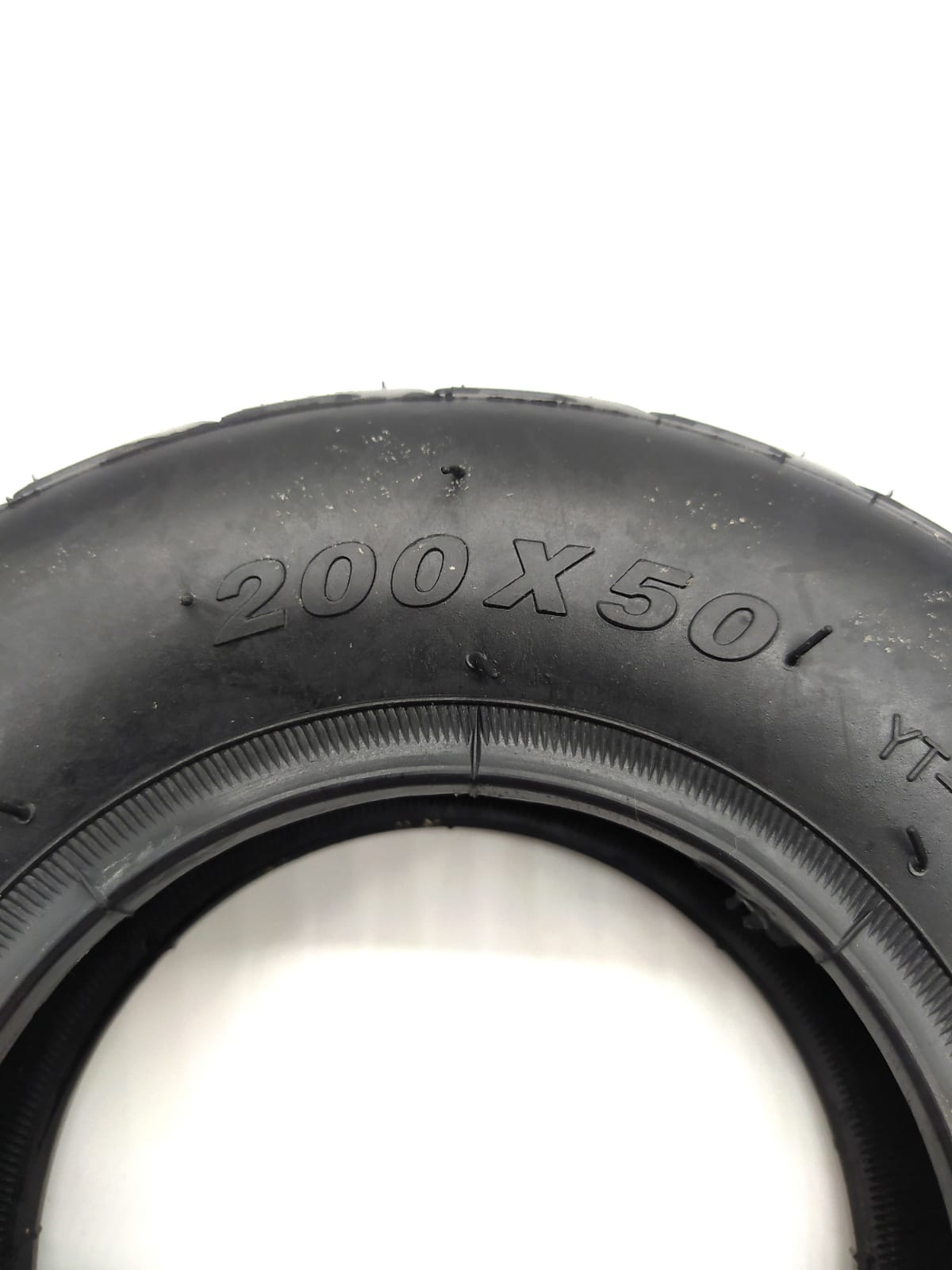 Pneu AVANT 200x50 FUTECHER GUN & PRO